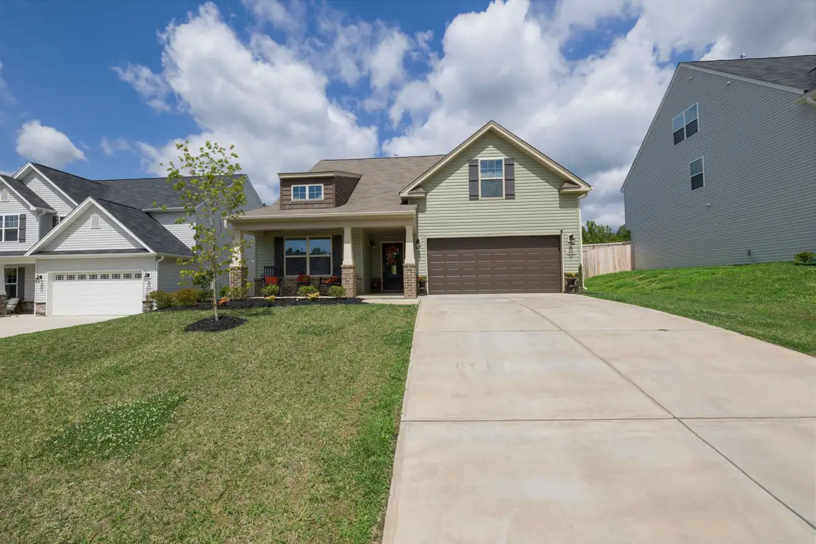 About Richardson Gutter Installation crew